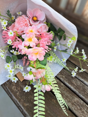 Hand tied posy - Soft Pink